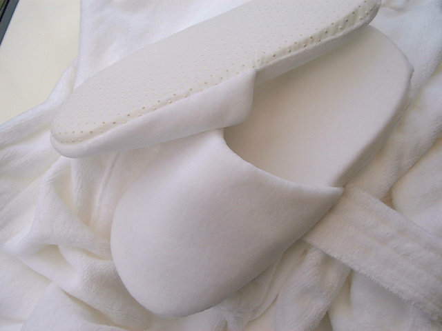 2.3 Wide Velour Slippers